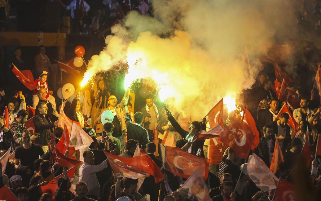 Місцеві вибори у Туреччині перетворилися на побоїще зі стріляниною: убито трьох людей